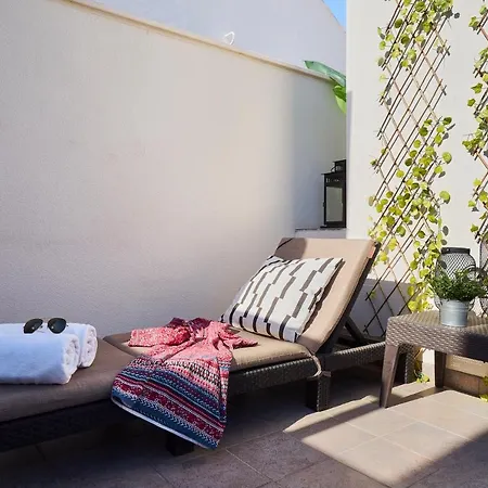 Deluxe With Shared Roof Terrace *