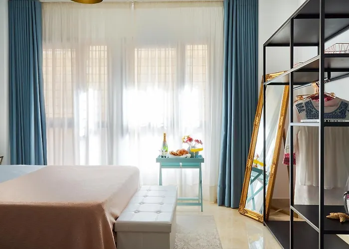 Apartment Deluxe With Shared Roof Terrace